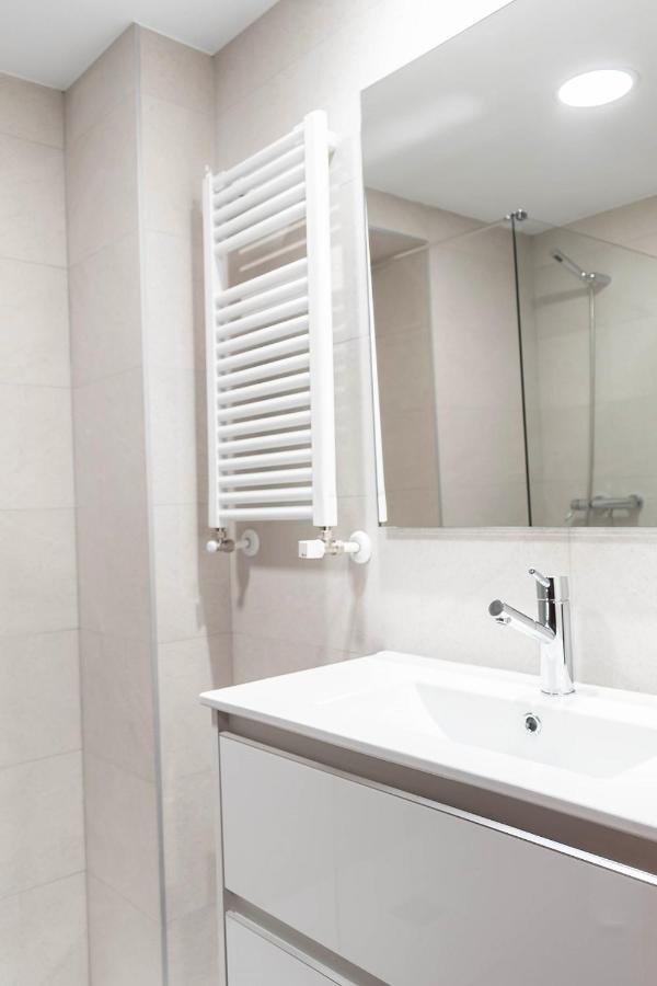 Funcional Y Renovado Apartamento En Iturrama Pamplona Exteriör bild